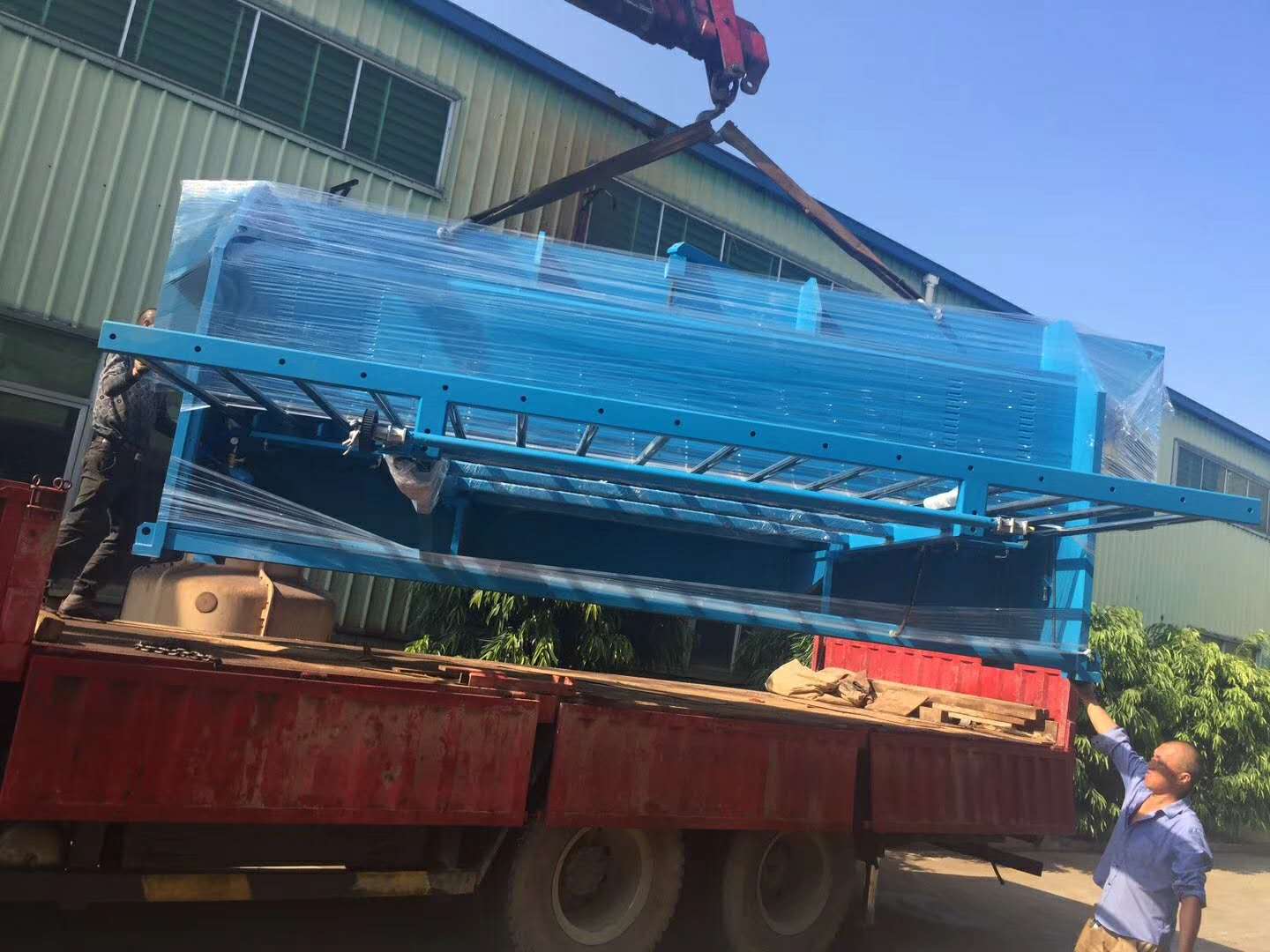 感謝深圳藝成不銹鋼惠購我司4米雙頭數(shù)控刨槽機(jī)