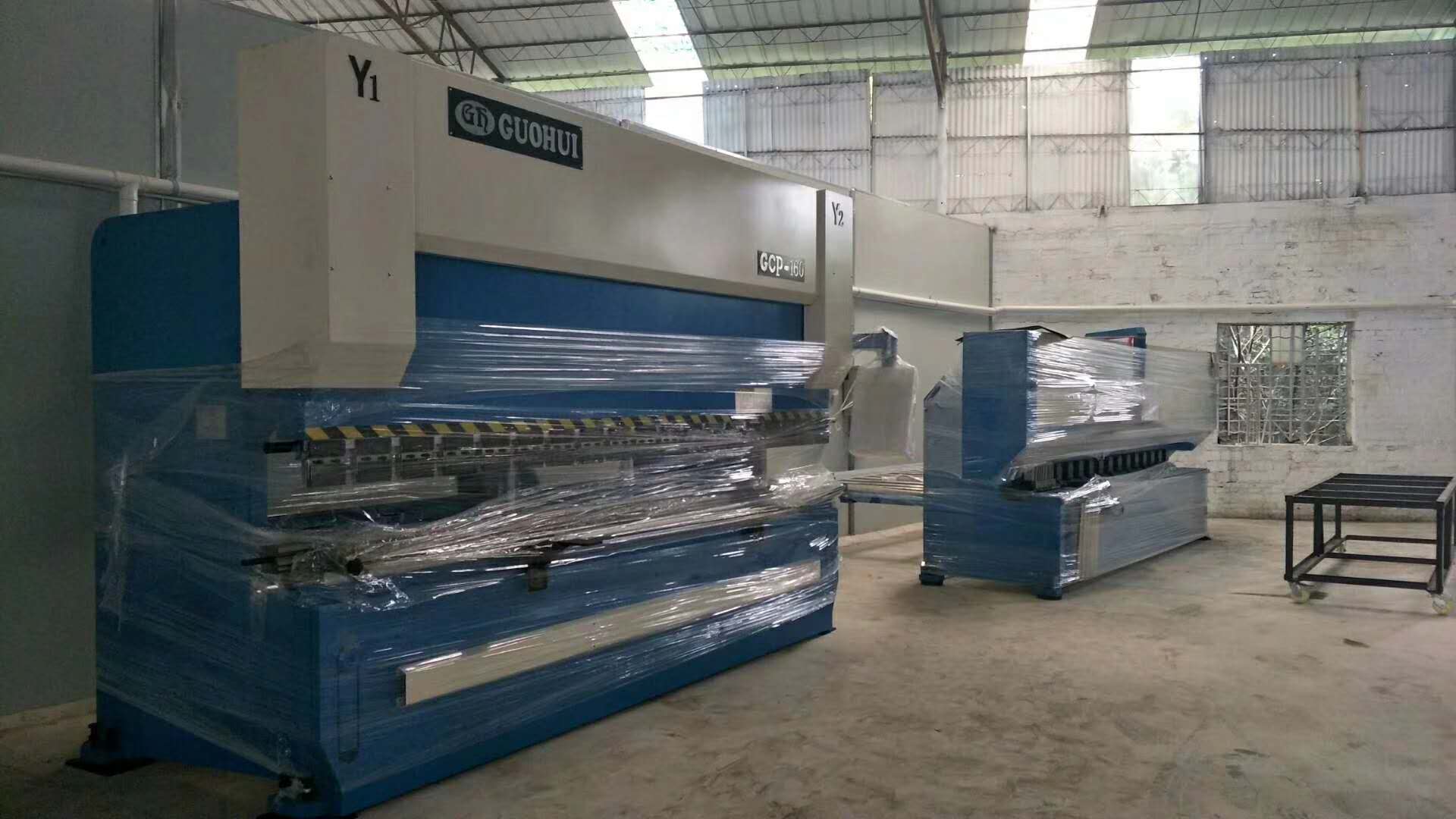 十月，金秋送爽，國輝送機(jī)